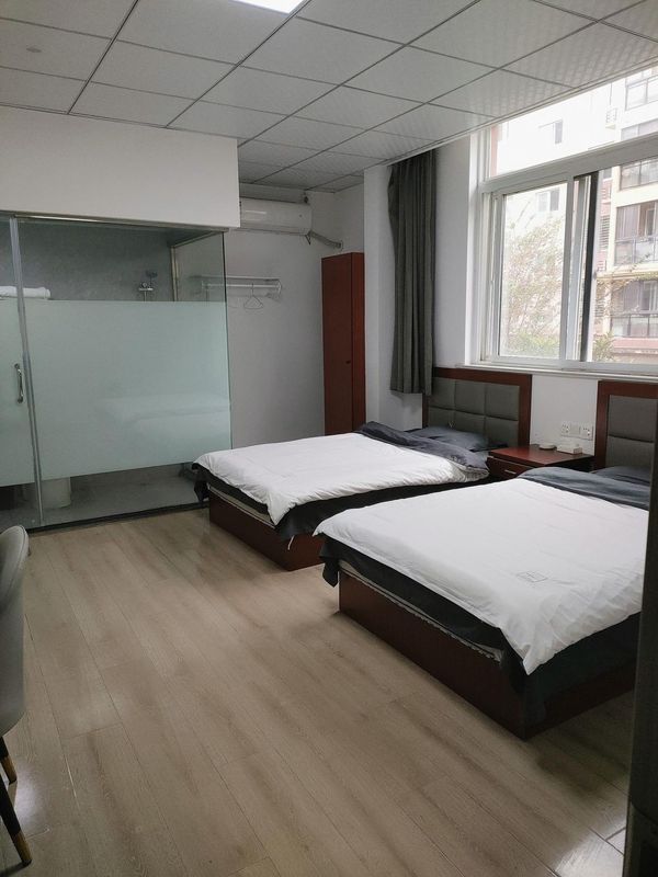 Yijie Business Hotel