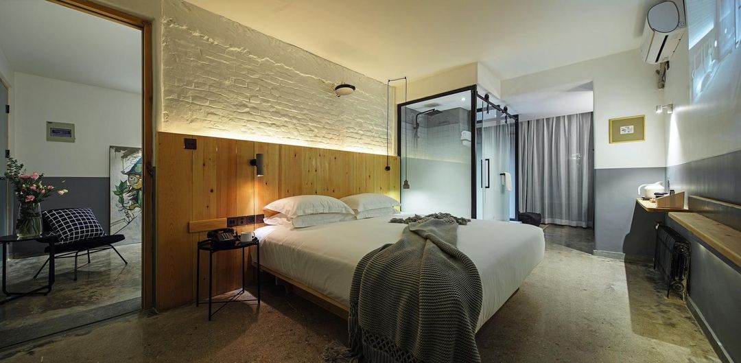 西安己拾己設計師酒店(西安大雁塔大唐不夜城店)