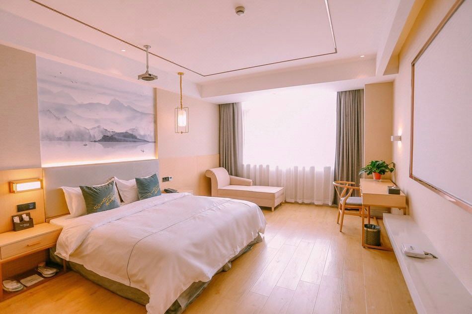 Qingmu Platinum Hotel (Ma'anshan Normal College Mengniu Industrial Park)