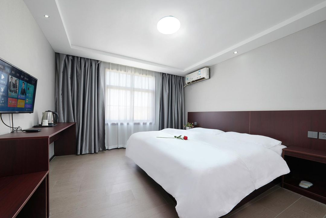 Home Inn Huaxuan (Xi'an Beichen Road Beichen Subway Station)