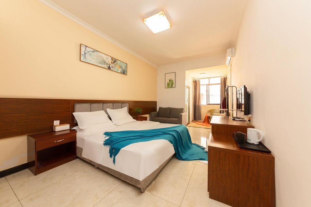 Chengdu youli self-service hotel (baicao road subway station)