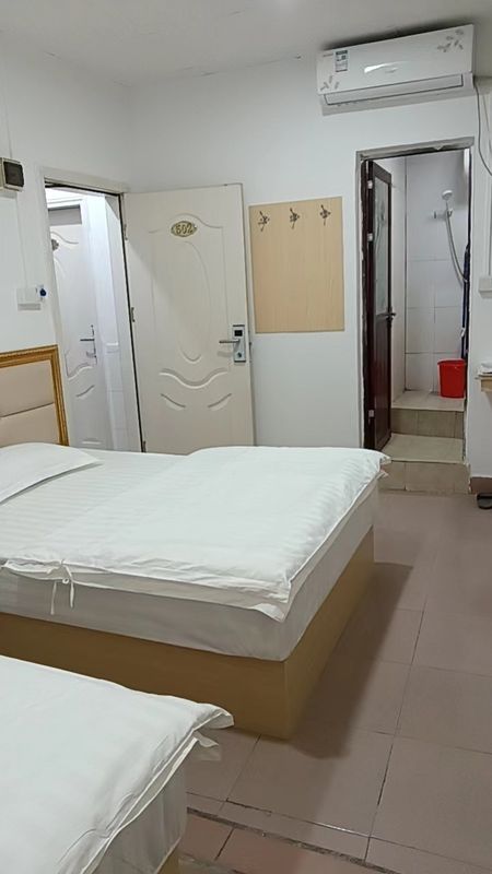 Jiahong Elevator Apartment (Guangzhou Huanggang Village Branch)