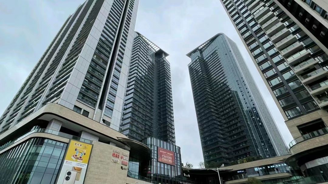 漫時光行政公寓(深圳光明藍鯨世界鳳凰城地鐵站店)