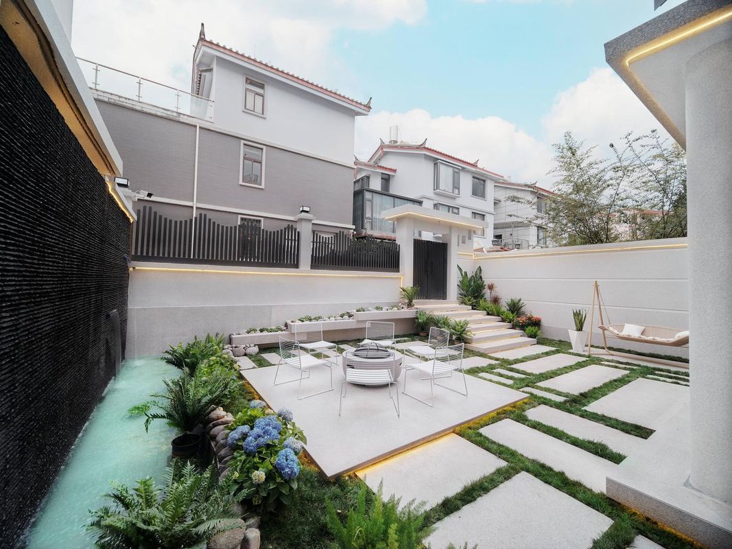 初念·遇見輕奢民宿(麗江高鐵站店)