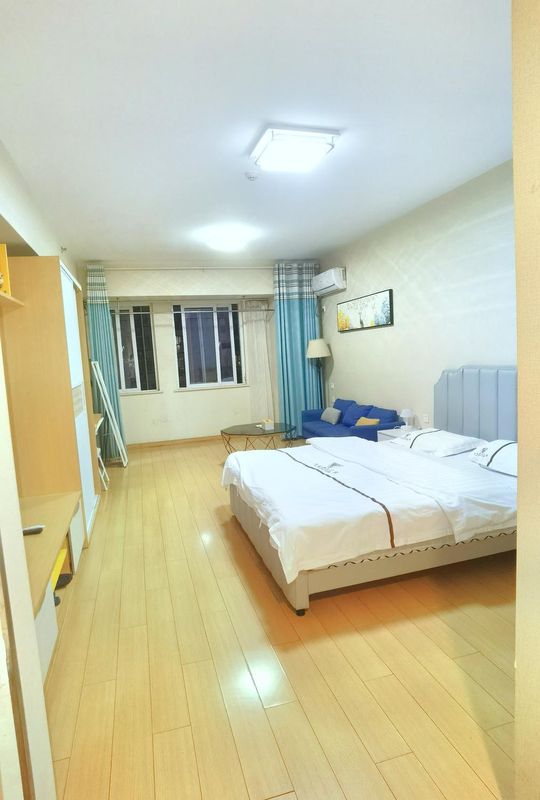Wuhan Lemon A Boutique Hotel Apartment (Guanggu Square Engineering University Shop)