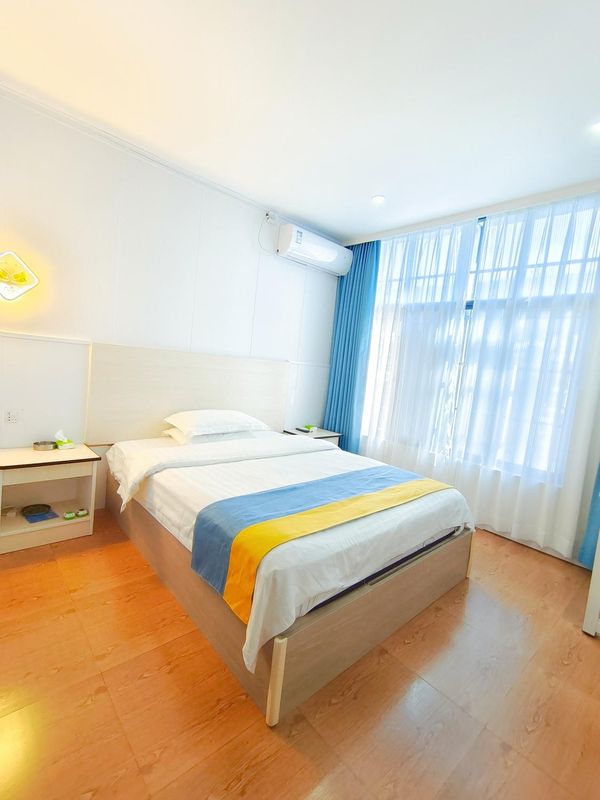 Shangbao Express Hotel