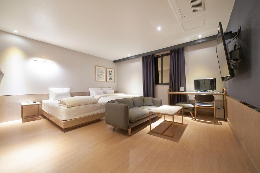 西面區獵犬酒店-凡川店