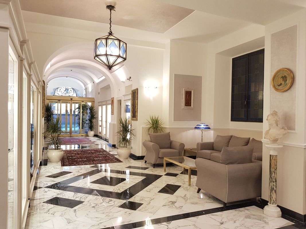 貝爾基耶利酒店