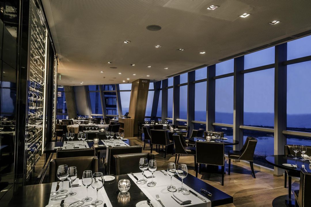 阿維爾典範酒店