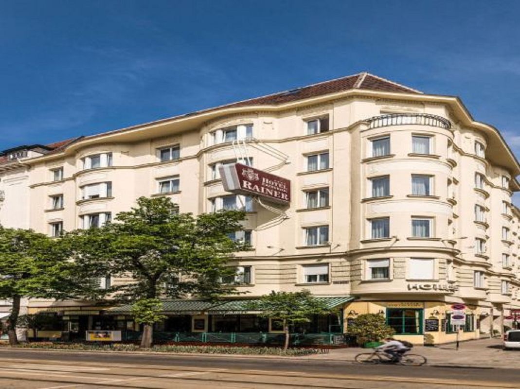 愛澤佐格萊納酒店