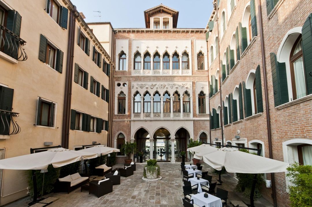 百夫長宮新浪酒店