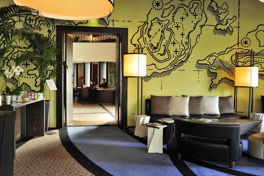 巴黎廣場酒店(近法國廣播電臺總部)