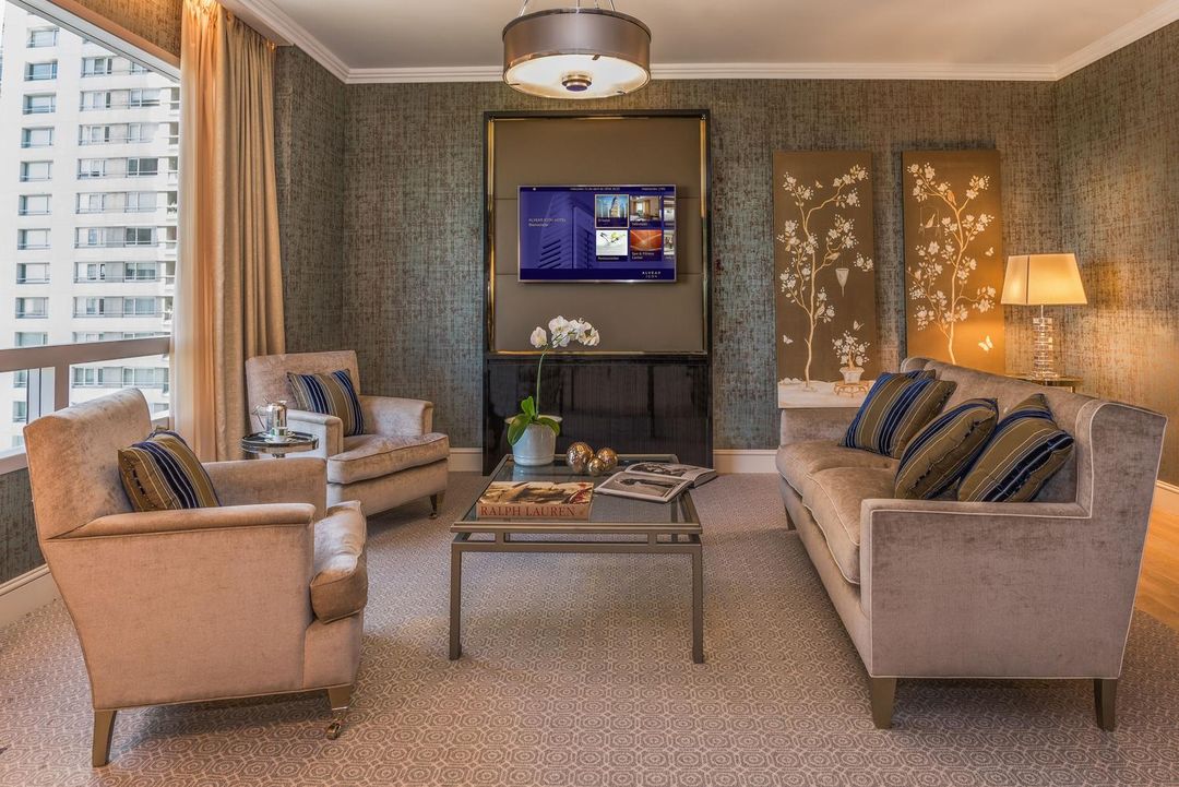 阿維爾典範酒店