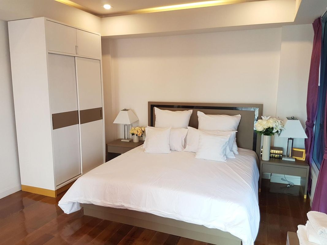 S.E.T Thanmongkol Residence