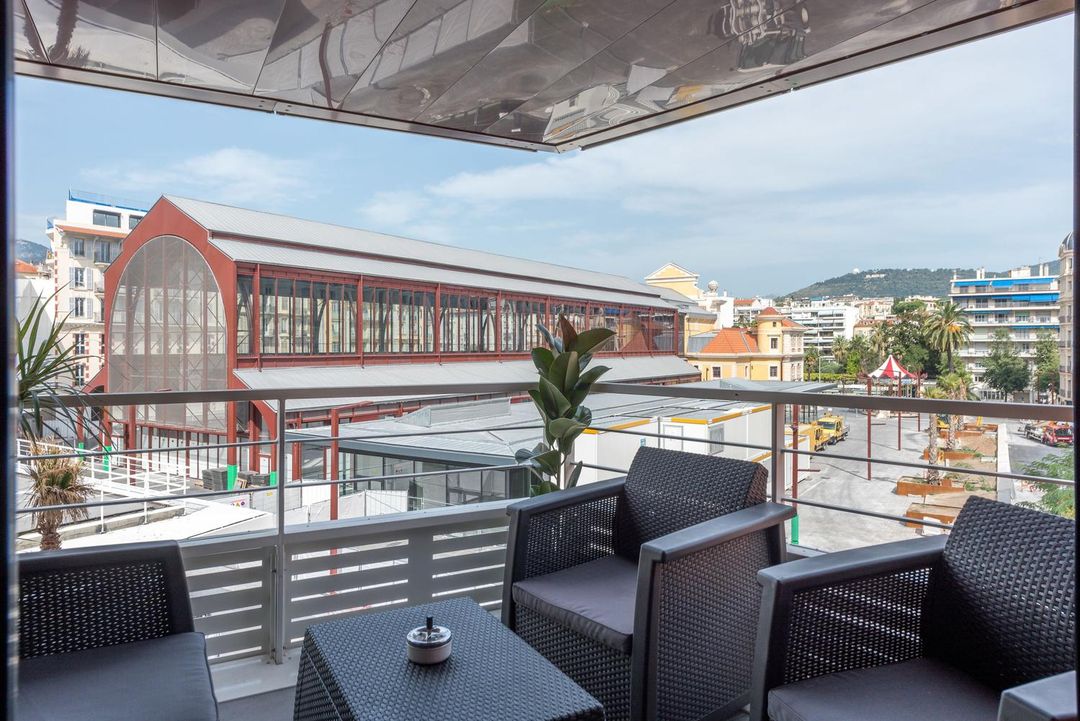 尼斯南站學生工廠酒店