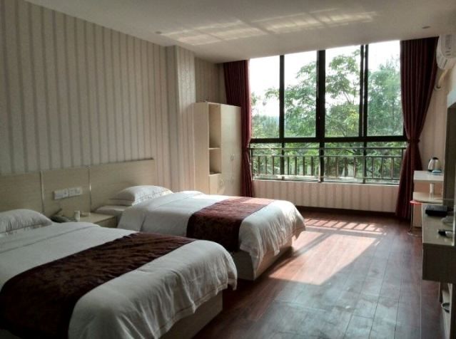 Renshou Heilongtan Hotel