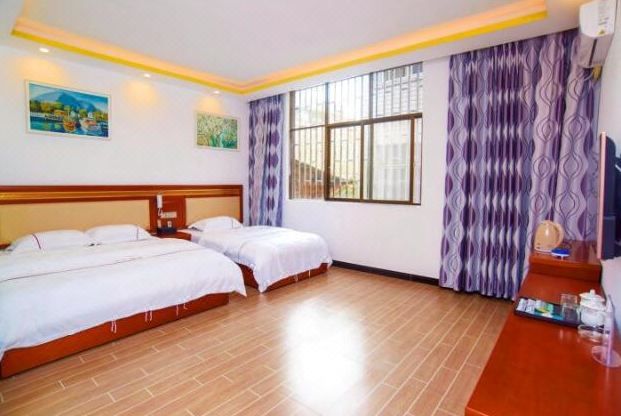 Dingding Hotel (Kunming Changshui Airport)