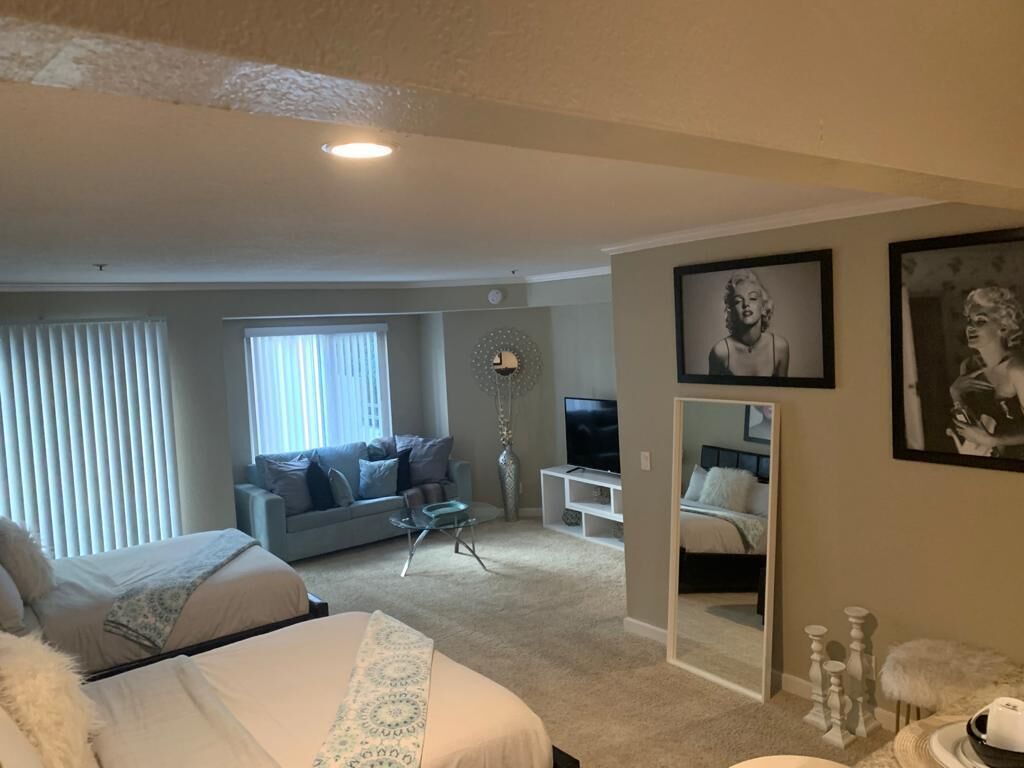 Hollywood Perfect Vacation