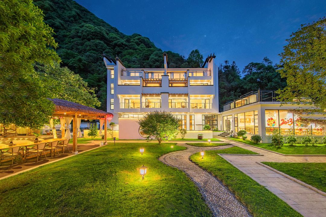 Xilu Homestay (Yuxian Weinan Sichuan-Tibet Line Branch)