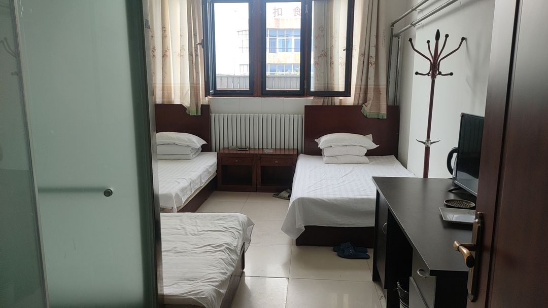 Yujun Hotel