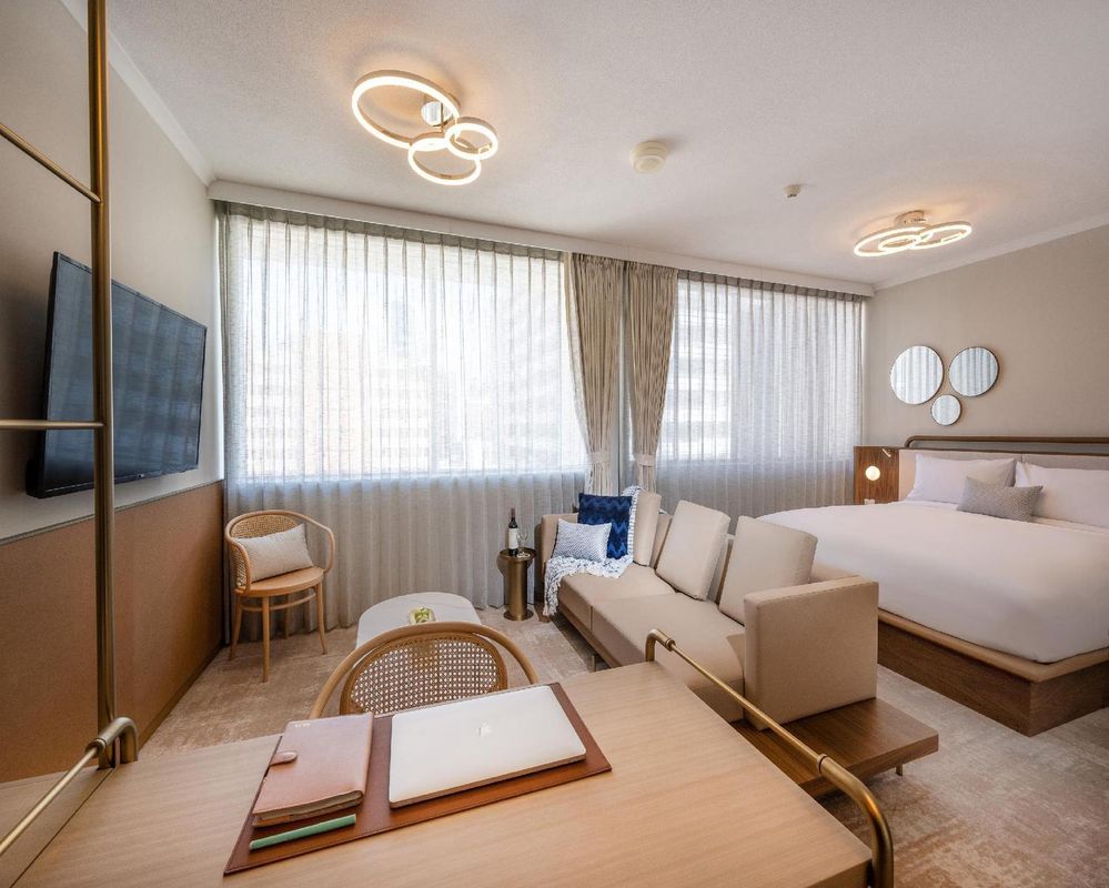 曼特拉特勒斯酒店