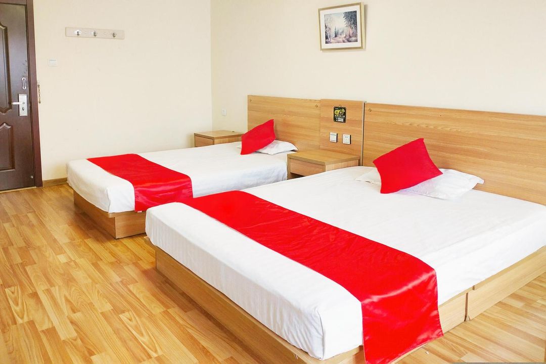 Nanjing noble family express hotel (Tangshan hot spring store)