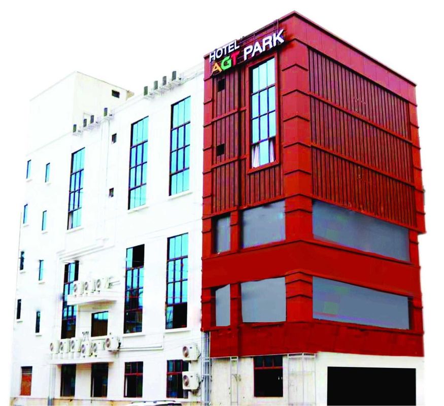 波魯爾AGT公園酒店