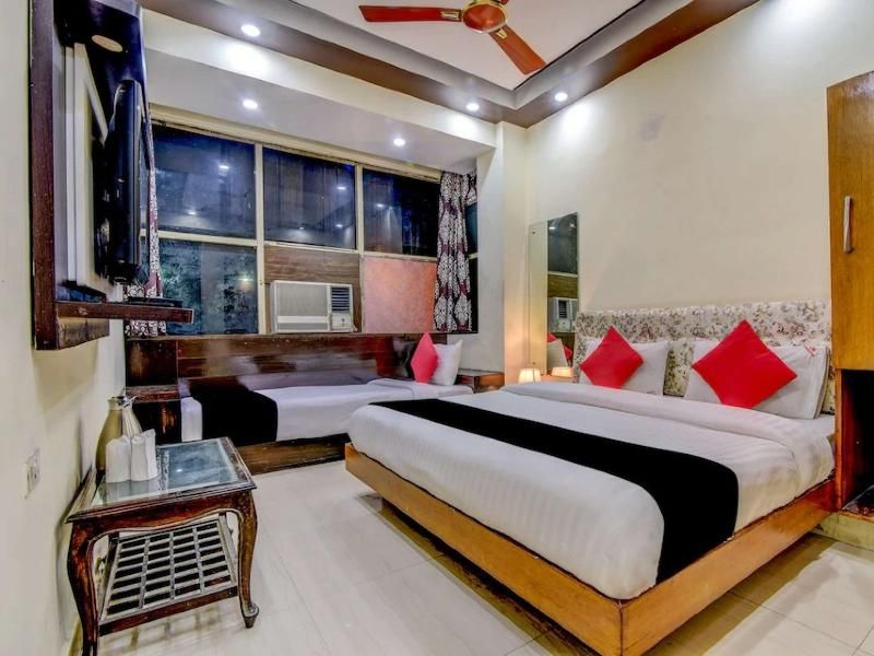 Capital O 81016 First Stay Rooms