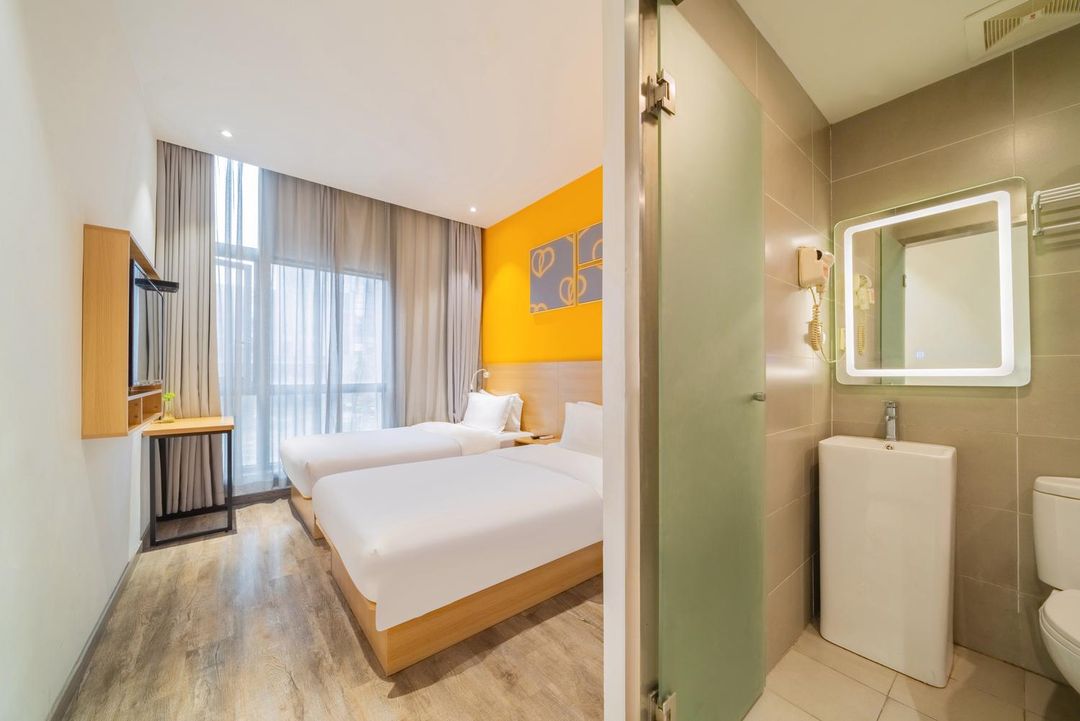 Pod Choice Hotel (Linping Subway Station Yintai City)