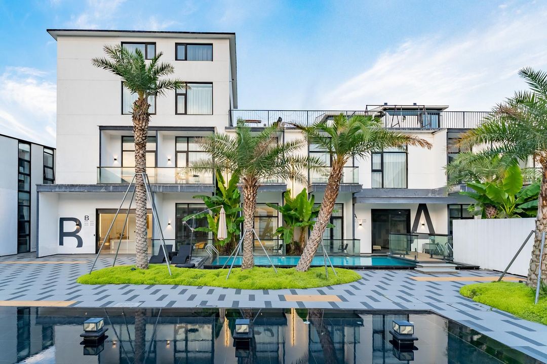 CLUB · Yunshu • Pool Team Building Lawn Homestay