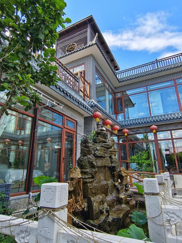 Yunju West Courtyard