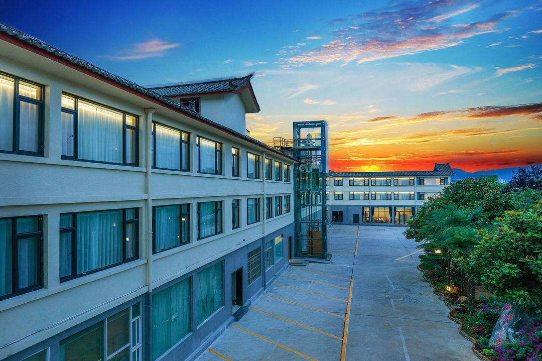 Lijiang Liman Resort Hotel (Gucheng South Gate)