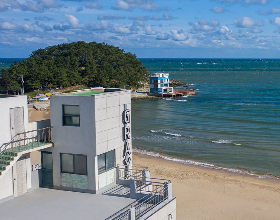 釜山灰沙泳池別墅旅館