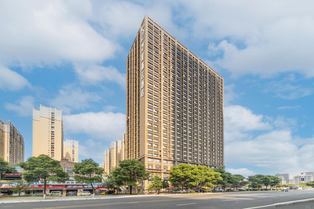 藝龍亦云酒店(湖南金融中心茶子山地鐵站店)