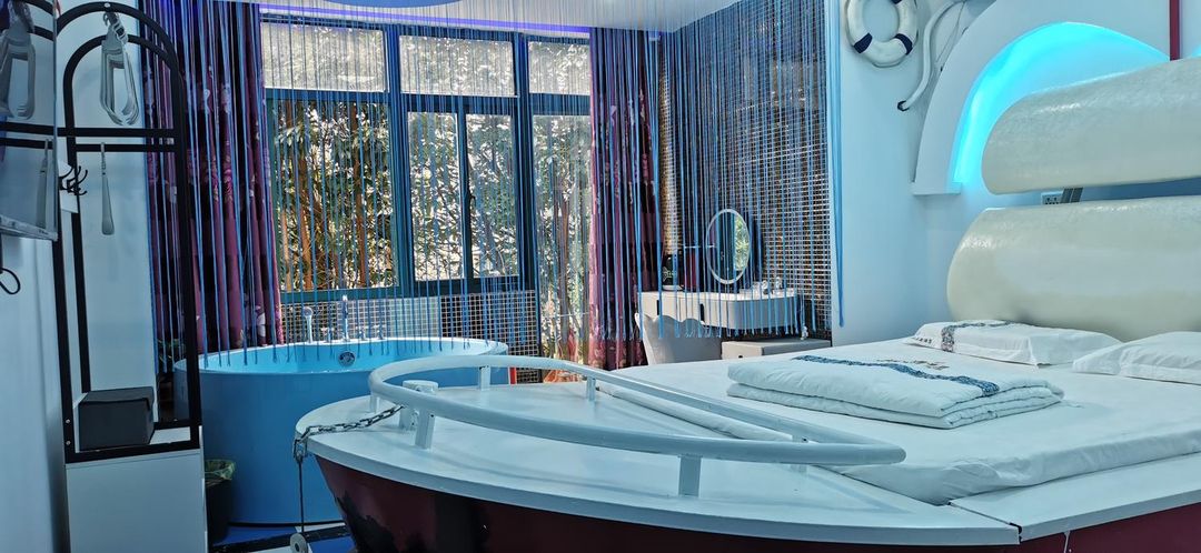 Miyue Theme Apartment (Wuhan Railway Vocational and Technical College)