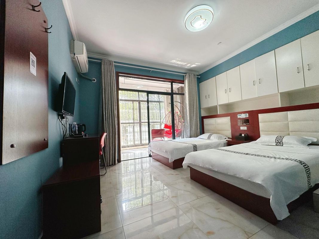 Luxury Hotel Apartment (Wuhan High-speed Railway Station East Square)