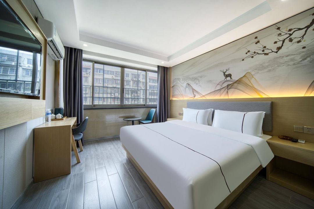 Jinghao Business Hotel (Shangyu Renmin Middle Road Pedestrian Street)