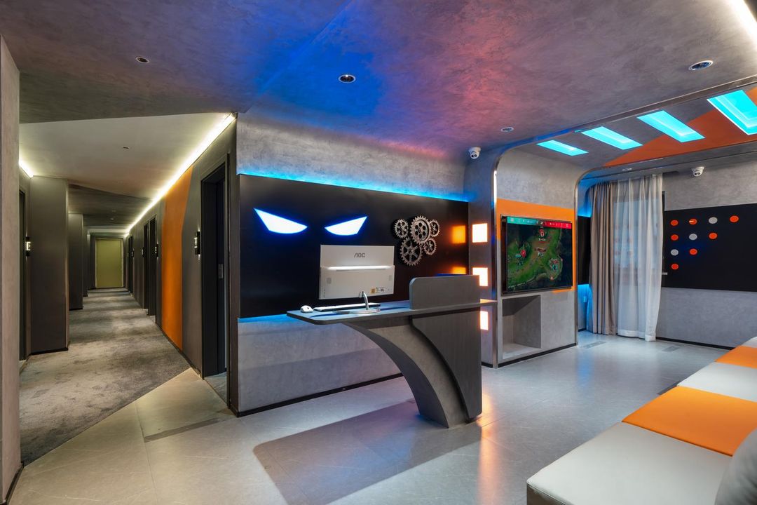 Phantom Sporting Hotel (Shenzhen Putian North Subway Station)