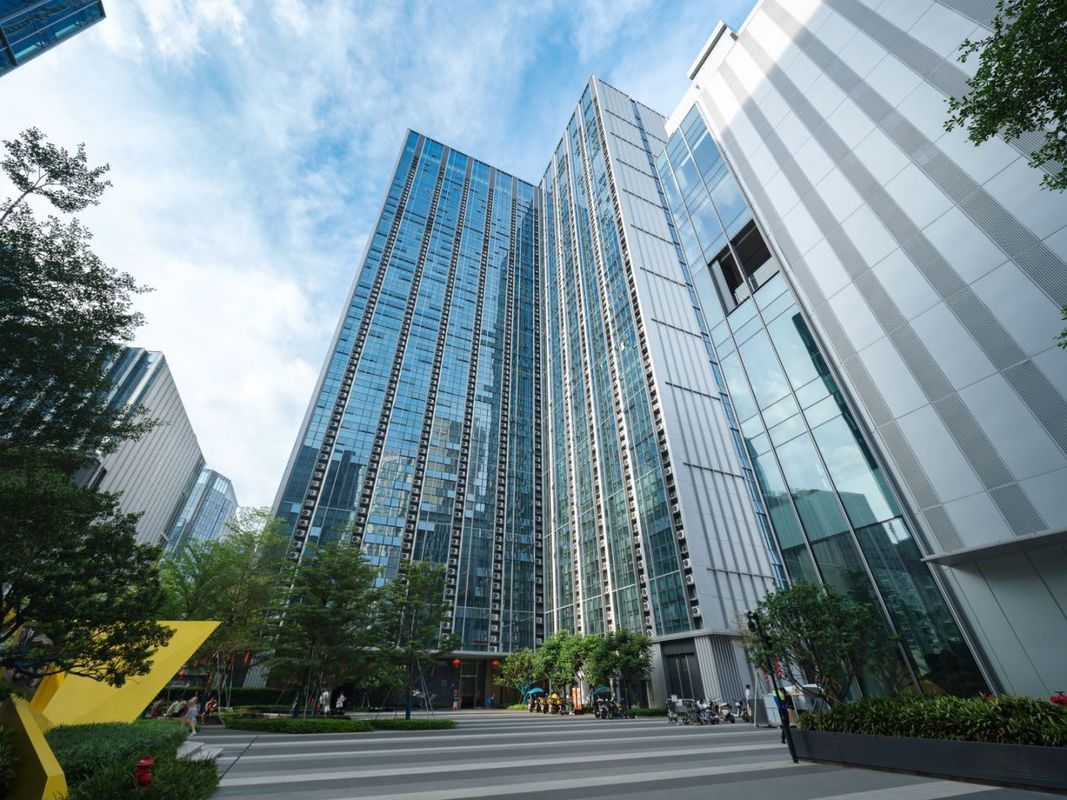 Liyage International Apartment (Guangzhou South Railway Station Hanxi Changlong Subway Station)