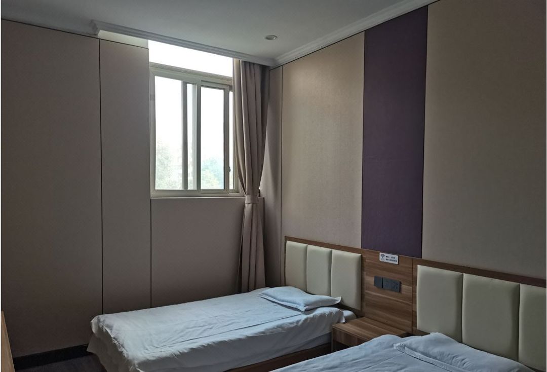 Six Dynasties Star Hotel (Nanjing Jixiangxuan Subway Station)