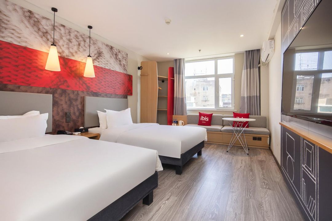 宜必思酒店(烏魯木齊南湖廣場店)