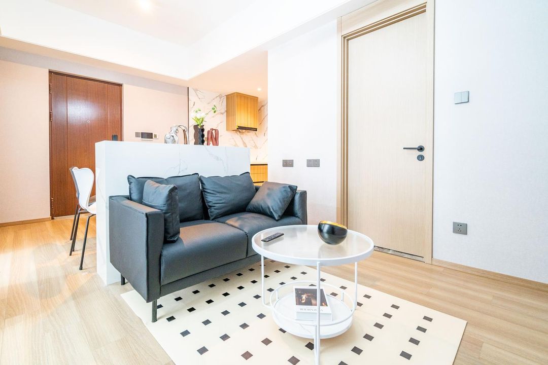 藝宿里民宿(大連中山廣場地鐵站店)