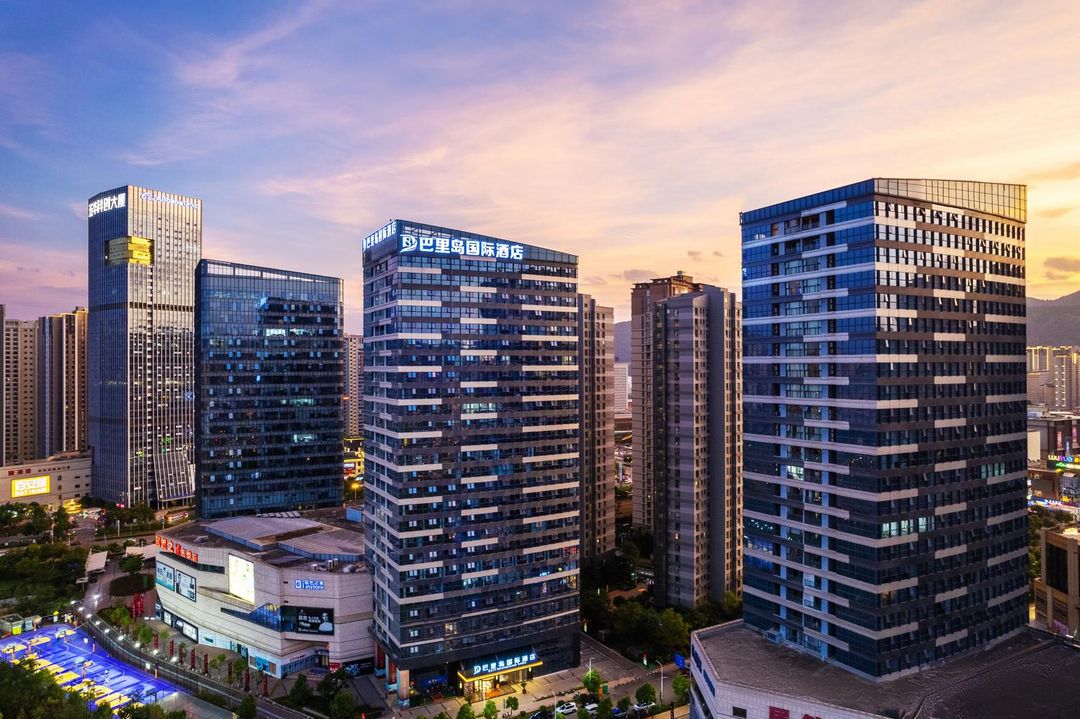 巴里島國際酒店(昆明高新區大河埂地鐵站店)