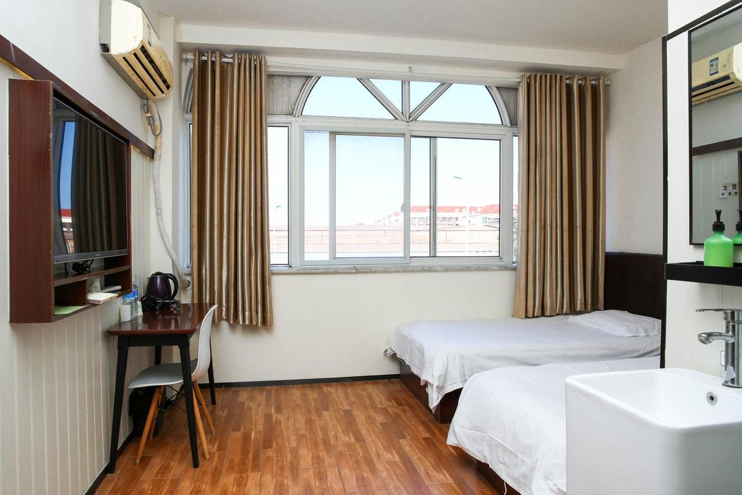 rujia Huayi Hotel(Tianjin North China Group Metro Station Store)