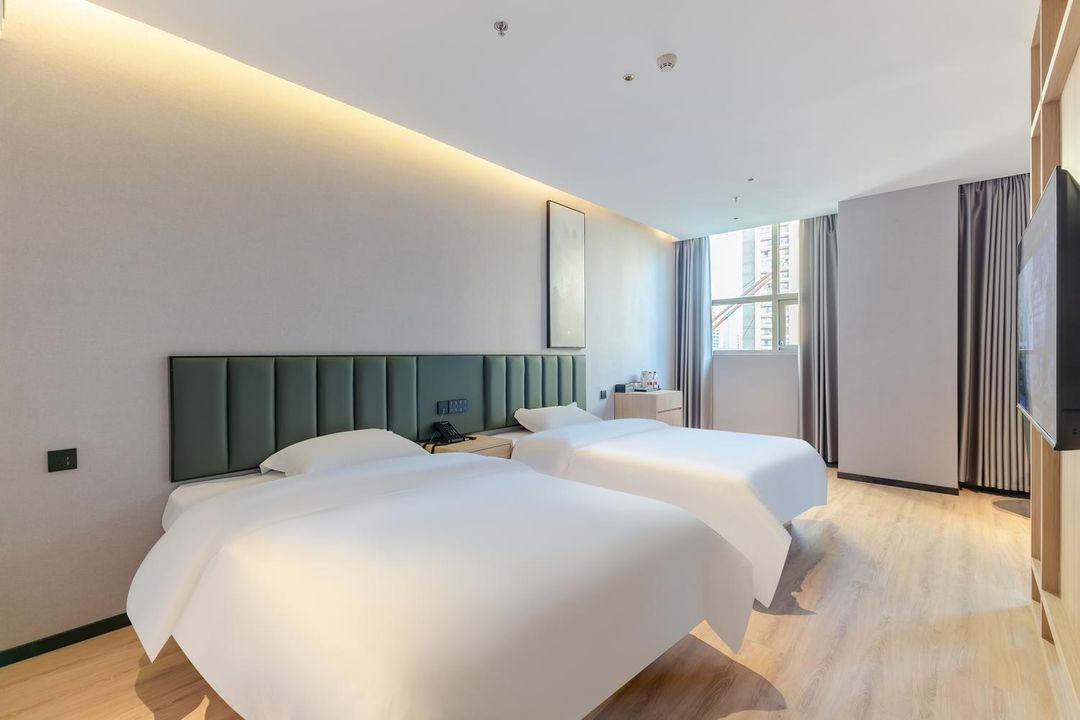 GreenTree Smart Choice Hotel (Nanjing University of Technology Subway Station Shengjing Huating)