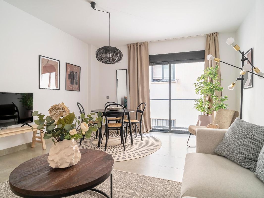 Sanders Uptown - Cute One-Bedroom Apartment Near City Center