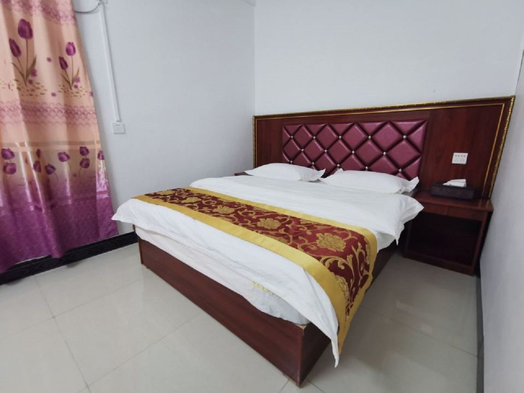 Guangzhou Yingbin Business Accommodation (Zhongluotan Subway Station)