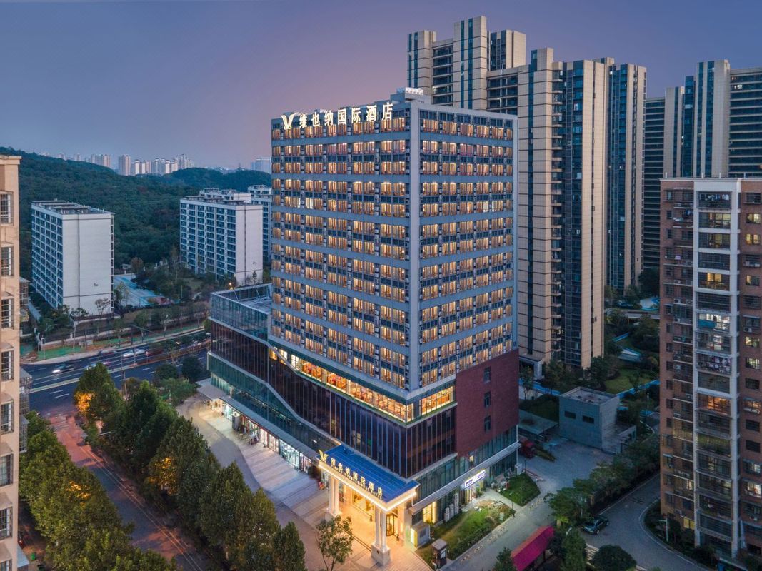 Vienna International Hotel (Jianshanhu Park, Ligu High-tech Zone)