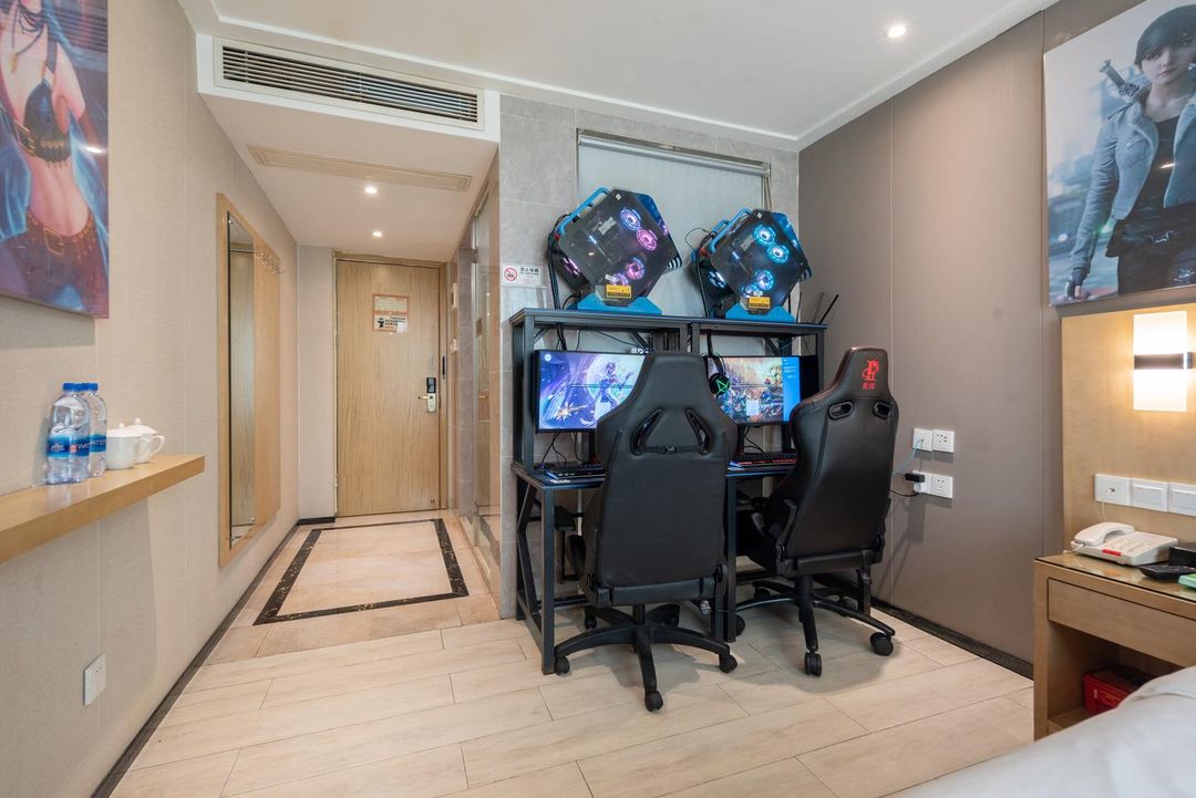 Yaxin E-Sports Hotel (Foshan Xiqiao Scenic Area)