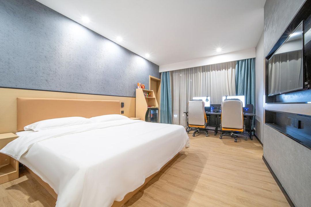 WanYoo Esports Hotel (Chengdu Longquan Wuyue Plaza Shufang Metro Station)